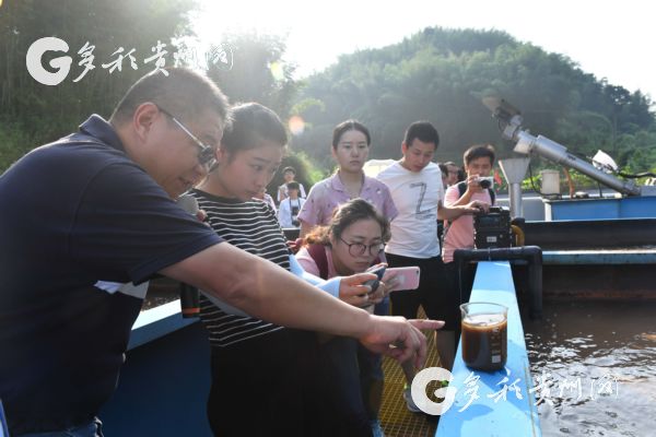 “共舞长江经济带”采访团探访赤水复兴镇污水处理厂 “共舞长江经济带”采访团探访赤水复兴镇污水处理厂