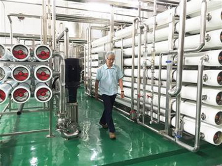 青岛康师傅工厂生产车间正在运作的水处理系统