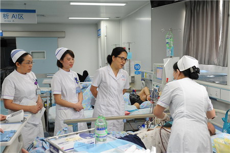 广西卫计委对河池市人民医院扩建血液透析室现场评估