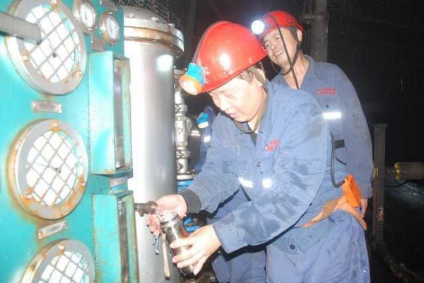峰峰集团九龙矿让百米井下的液压支架“喝”上纯净水 峰峰集团九龙矿让百米井下的液压支架“喝”上纯净水