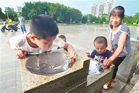 江西萍乡城秋收起义广场安装六台反渗透过滤直饮水机 江西萍乡城秋收起义广场安装六台反渗透过滤直饮水机