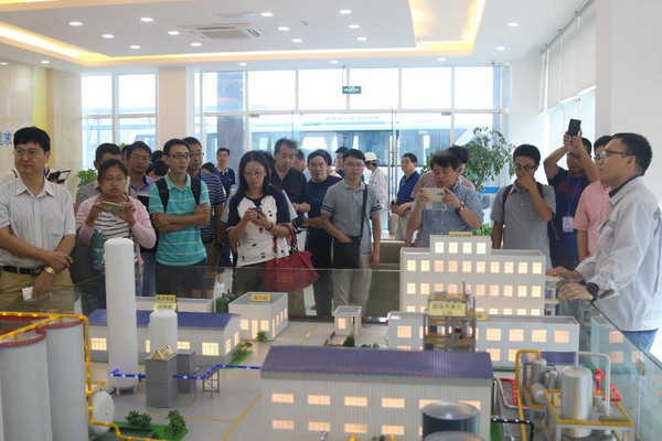 全体参会人员莅临南京超临界危废处置项目参观考察 全体参会人员莅临南京超临界危废处置项目参观考察