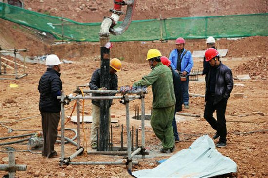 截止2016年12月19日,燕儿河城镇供水(第二水源)项目土建工程累计已完成总工程量的25%。 截止2016年12月19日,燕儿河城镇供水(第二水源)项目土建工程累计已完成总工程量的25%。