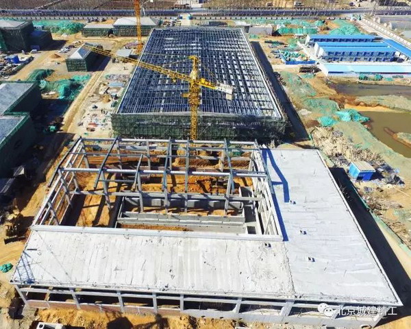 北戴河西部水厂及引配水工程由北京城建集团土木工程部总承包,由城建精工钢结构公司实施安装。 北戴河西部水厂及引配水工程由北京城建集团土木工程部总承包,由城建精工钢结构公司实施安装。