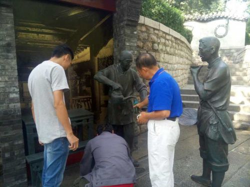 塑造民国时期市井人物场景直饮水点现身济南护城河边