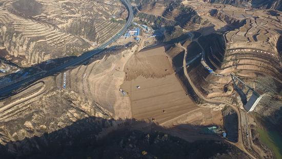 位于延安市延川县正在建设中的南河水坝