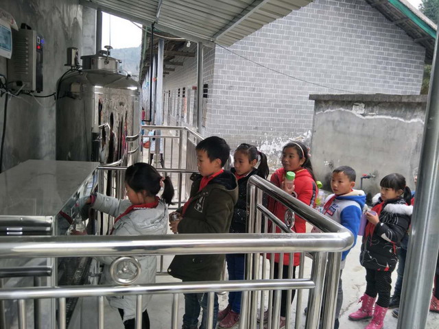 广东东日为湖北来凤县山村小学捐建整套健康饮水工程 广东东日为湖北来凤县山村小学捐建整套健康饮水工程