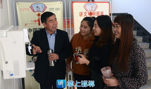 冷热直饮机上岗邯郸市丛台区联纺西街道便民服务大厅 冷热直饮机上岗邯郸市丛台区联纺西街道便民服务大厅