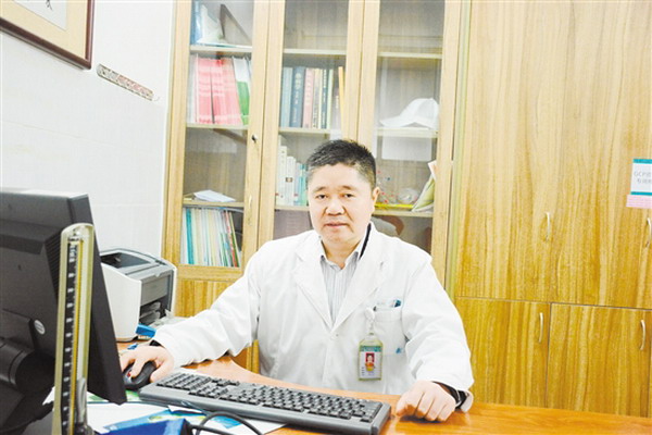 江门市五邑中医院肾病科主任、主任医师、硕士生导师杨爱成博士