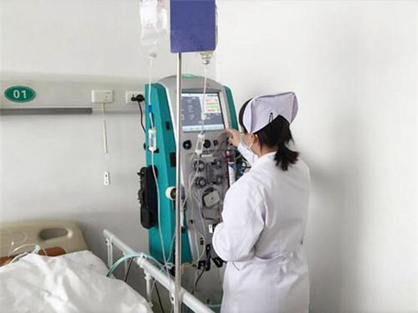 渭南市中心医院首例“连续性床旁血液滤过”施治成功 渭南市中心医院首例“连续性床旁血液滤过”施治成功
