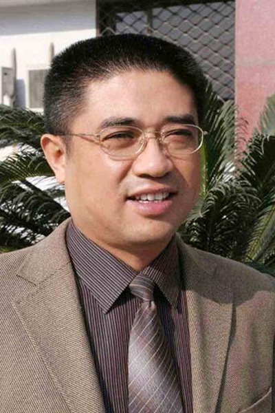 江苏鑫缘茧丝绸集团股份有限公司董事长兼总经理储呈平 江苏鑫缘茧丝绸集团股份有限公司董事长兼总经理储呈平