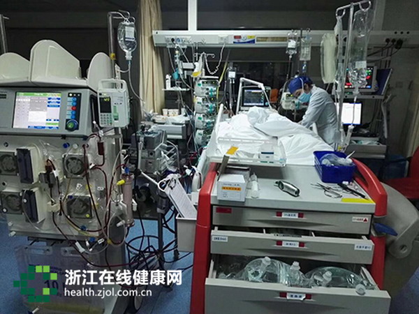 危重病人接踵而至省人民医院“救命神器”与死神搏奕 危重病人接踵而至省人民医院“救命神器”与死神搏奕