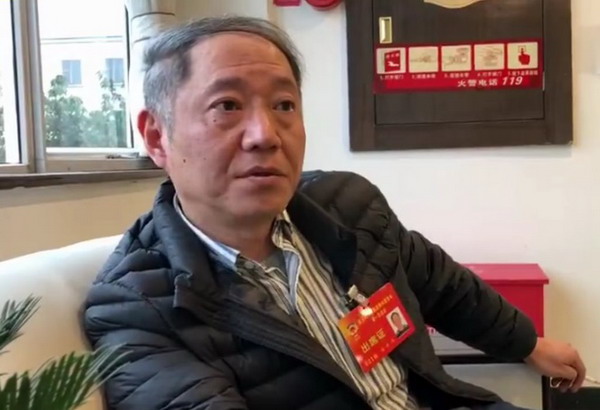 成都市政协委员、四川音乐学院音乐教育学院院长安冰冰 成都市政协委员、四川音乐学院音乐教育学院院长安冰冰