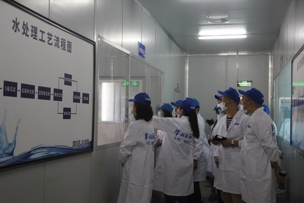 雅安牛背清泉水业以精准扶贫示范性工程树立企业形象 雅安牛背清泉水业以精准扶贫示范性工程树立企业形象