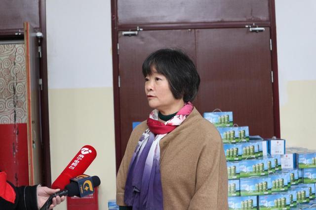 广西叶茂有限责任公司董事长、“沁蔗甘”细胞水创始人叶丽娜