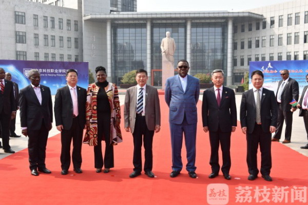 南京科技职业学院与企业共同研发海水淡化设备将出口 南京科技职业学院与企业共同研发海水淡化设备将出口
