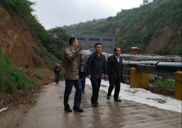 西安市环保局刘军局长检查调研江村沟垃圾渗滤液问题 西安市环保局刘军局长检查调研江村沟垃圾渗滤液问题
