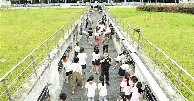 走进成都市第四净水厂小学生们踏上污水变清探秘之旅 走进成都市第四净水厂小学生们踏上污水变清探秘之旅