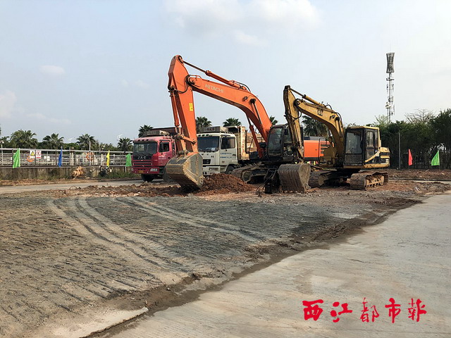 3月16日,梧州市第一污水处理厂一旧车间被拆除,为提标改造做准备。(《西江都市报》记者 谢韵 摄) 3月16日,梧州市第一污水处理厂一旧车间被拆除,为提标改造做准备。(《西江都市报》记者 谢韵 摄)