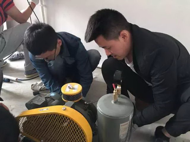 陕西全省首台浸没式一体化超滤设备在丹凤县完成安装 陕西全省首台浸没式一体化超滤设备在丹凤县完成安装