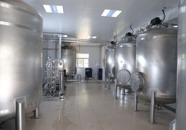 格力首款大型反渗透直饮水工程机在珠海员工社区启用 格力首款大型反渗透直饮水工程机在珠海员工社区启用