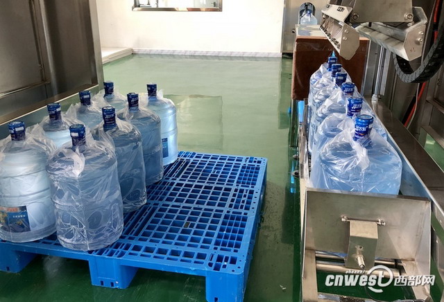 平凉市给排水公司年初成立的泾水源纯净水实现了双赢 平凉市给排水公司年初成立的泾水源纯净水实现了双赢