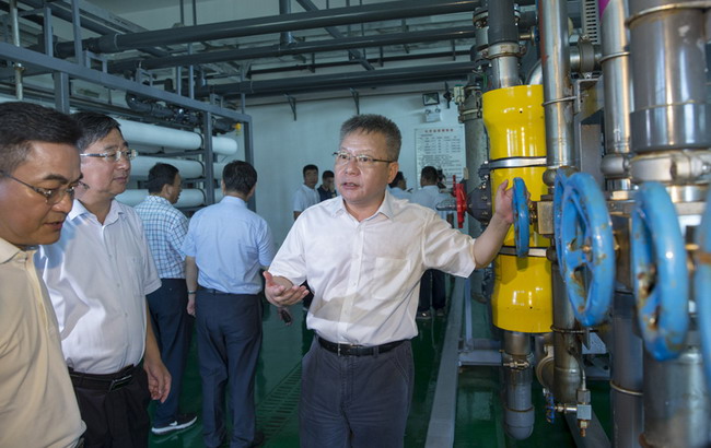 海南省沈晓明省长中秋佳节前来到三沙市调研海水淡化 海南省沈晓明省长中秋佳节前来到三沙市调研海水淡化