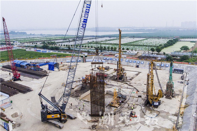 深基坑正式开挖武汉北湖污水处理厂建设工程全力以赴 深基坑正式开挖武汉北湖污水处理厂建设工程全力以赴