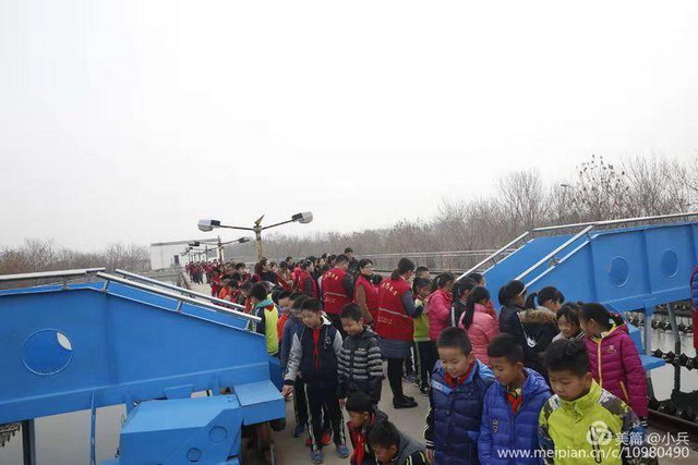 科达小学师生来到东营市自来水南郊水厂举办研学旅行 科达小学师生来到东营市自来水南郊水厂举办研学旅行