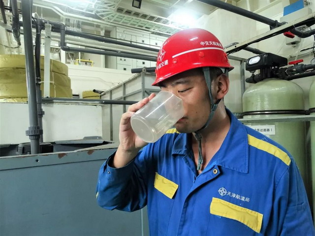 为完成援外项目“天麟号”挖泥船装备上海水淡化装置 为完成援外项目“天麟号”挖泥船装备上海水淡化装置