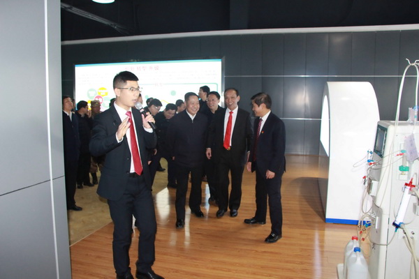 洪达集团投建的全自动化血液透析管路生产线正在安装 洪达集团投建的全自动化血液透析管路生产线正在安装