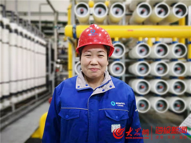 托起一片绿色工厂汇丰石化环保一线有一个“铁娘子” 托起一片绿色工厂汇丰石化环保一线有一个“铁娘子”