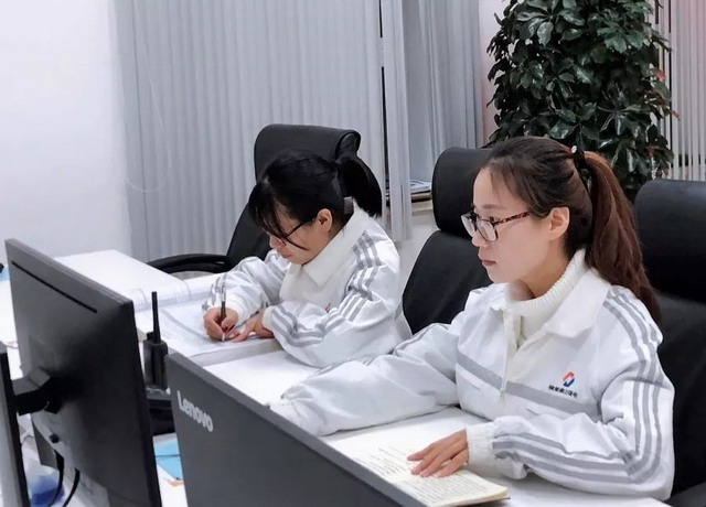 榆能横山煤电化学水处理车间每天生产除盐水约2500吨
