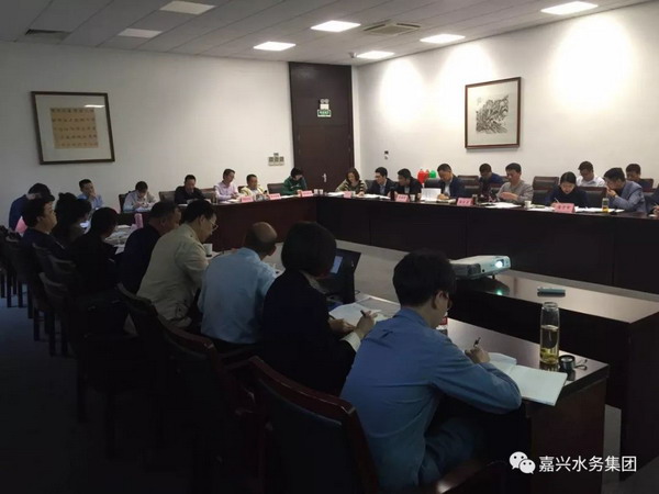 据嘉兴水务集团微信公众平台2019年5月20日讯 5月15日,嘉兴市住房和城乡建设局组织召开市域污水处理专项规划编制工作会议,部署我市污水专项规划修编工作,为联合污水处理公司污水处理扩容三期(污水处理厂部分)的加快推进奠定了基础。 据嘉兴水务集团微信公众平台2019年5月20日讯 5月15日,嘉兴市住房和城乡建设局组织召开市域污水处理专项规划编制工作会议,部署我市污水专项规划修编工作,为联合污水处理公司污水处理扩容三期(污水处理厂部分)的加快推进奠定了基础。