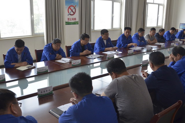丰喜集团泉稷公司热力车间对污水MBR膜组进行全面清洗 丰喜集团泉稷公司热力车间对污水MBR膜组进行全面清洗