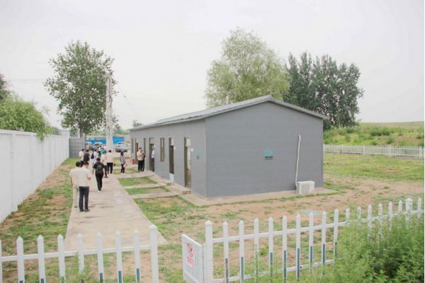 村镇环境产业联盟考察团参观首都机场周边水净化设施 村镇环境产业联盟考察团参观首都机场周边水净化设施