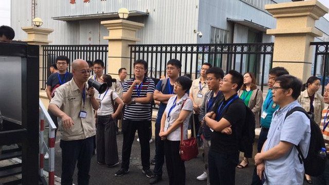 村镇环境产业联盟考察团参观首都机场周边水净化设施 村镇环境产业联盟考察团参观首都机场周边水净化设施