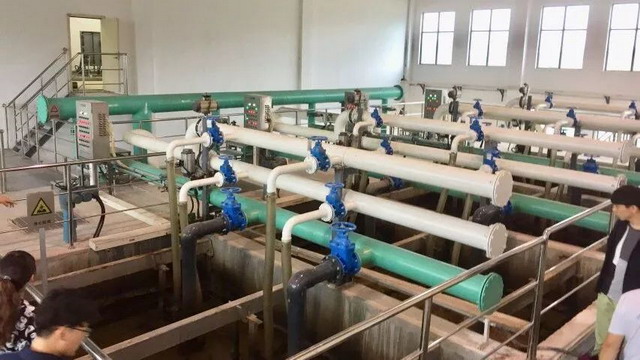 重庆大学环境学院师生参观江北机场东航站区污水处理 重庆大学环境学院师生参观江北机场东航站区污水处理