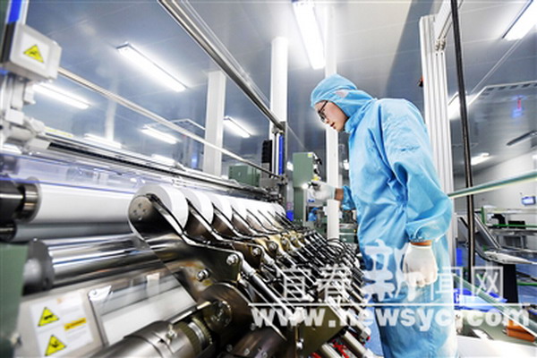 江西高安市通瑞新能源锂电池隔膜生产线开始创造效益 江西高安市通瑞新能源锂电池隔膜生产线开始创造效益