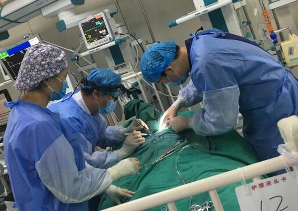 河南省儿童医院ECMO团队奔赴安阳安全转运患儿至郑州 河南省儿童医院ECMO团队奔赴安阳安全转运患儿至郑州