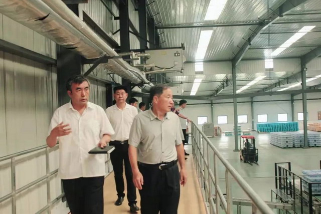 承德市伊逊山泉饮品迎来市委常委刘新宇一行参观考察 承德市伊逊山泉饮品迎来市委常委刘新宇一行参观考察
