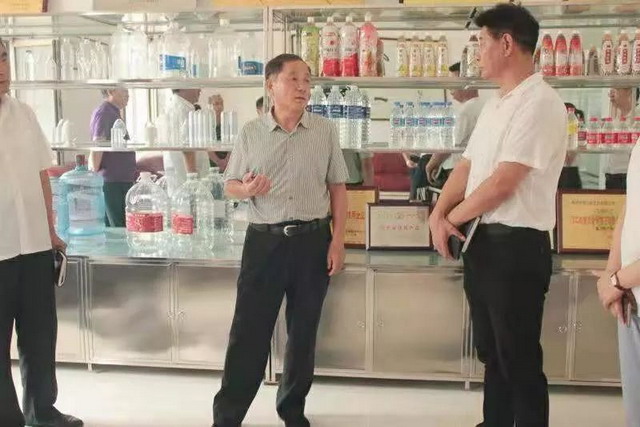 承德市伊逊山泉饮品迎来市委常委刘新宇一行参观考察 承德市伊逊山泉饮品迎来市委常委刘新宇一行参观考察