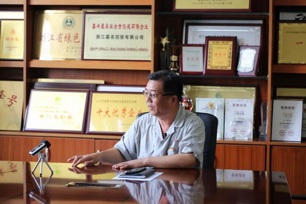 说起浙江桐乡嘉名染整的中水回用莫炳荣颇有点小自豪 说起浙江桐乡嘉名染整的中水回用莫炳荣颇有点小自豪