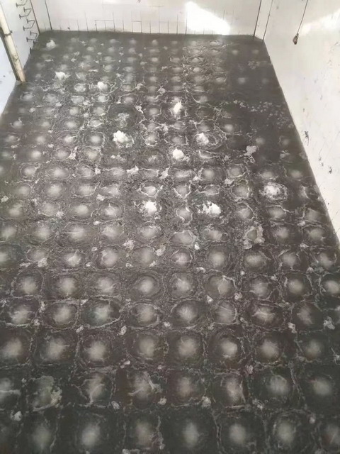阳泉市燕龛煤矿后勤部组织员工清洗生活水处理MBR膜池 阳泉市燕龛煤矿后勤部组织员工清洗生活水处理MBR膜池