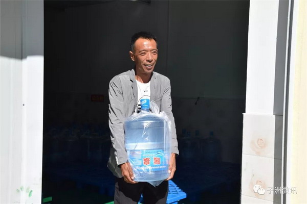 陕北子洲县砖庙镇暖泉沟村驻村扶贫建成一间纯净水厂 陕北子洲县砖庙镇暖泉沟村驻村扶贫建成一间纯净水厂
