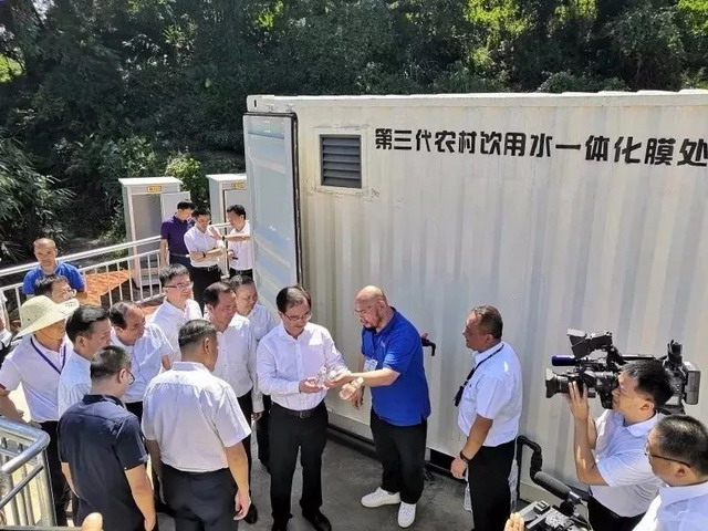 福建省政府组织在天健水务小白鹭农饮水项目现场考察 福建省政府组织在天健水务小白鹭农饮水项目现场考察