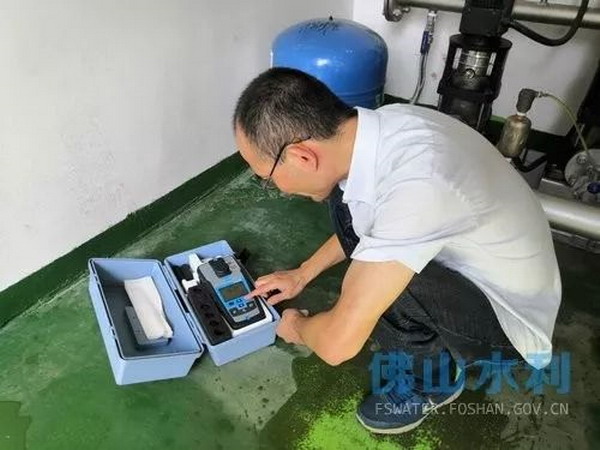 佛山市水利局副局长率队检查农村膜处理净水设备运行 佛山市水利局副局长率队检查农村膜处理净水设备运行