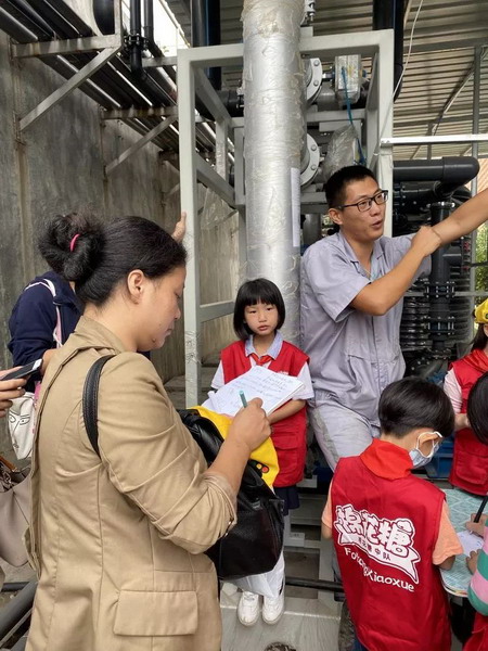 义乌市垃圾填埋中心迎来佛堂小学小朋友前来参观学习 义乌市垃圾填埋中心迎来佛堂小学小朋友前来参观学习