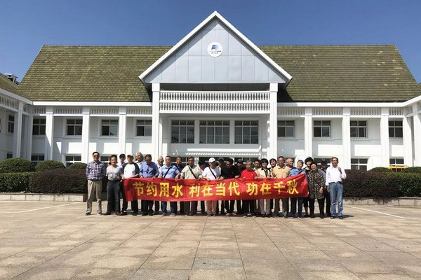 街道社区退休老党员老干部参观嘉兴市联合污水处理厂 街道社区退休老党员老干部参观嘉兴市联合污水处理厂
