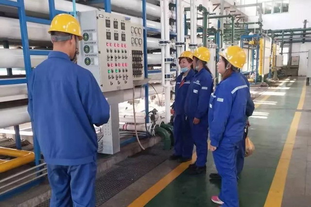 永鑫煤焦化水处理厂为化水车间员工开展应急知识培训 永鑫煤焦化水处理厂为化水车间员工开展应急知识培训